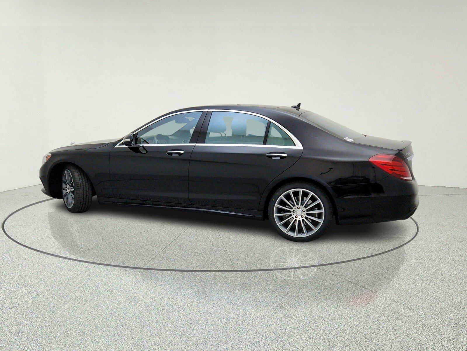 Used 2015 Mercedes-Benz S 550 4MATIC Sedan image 13