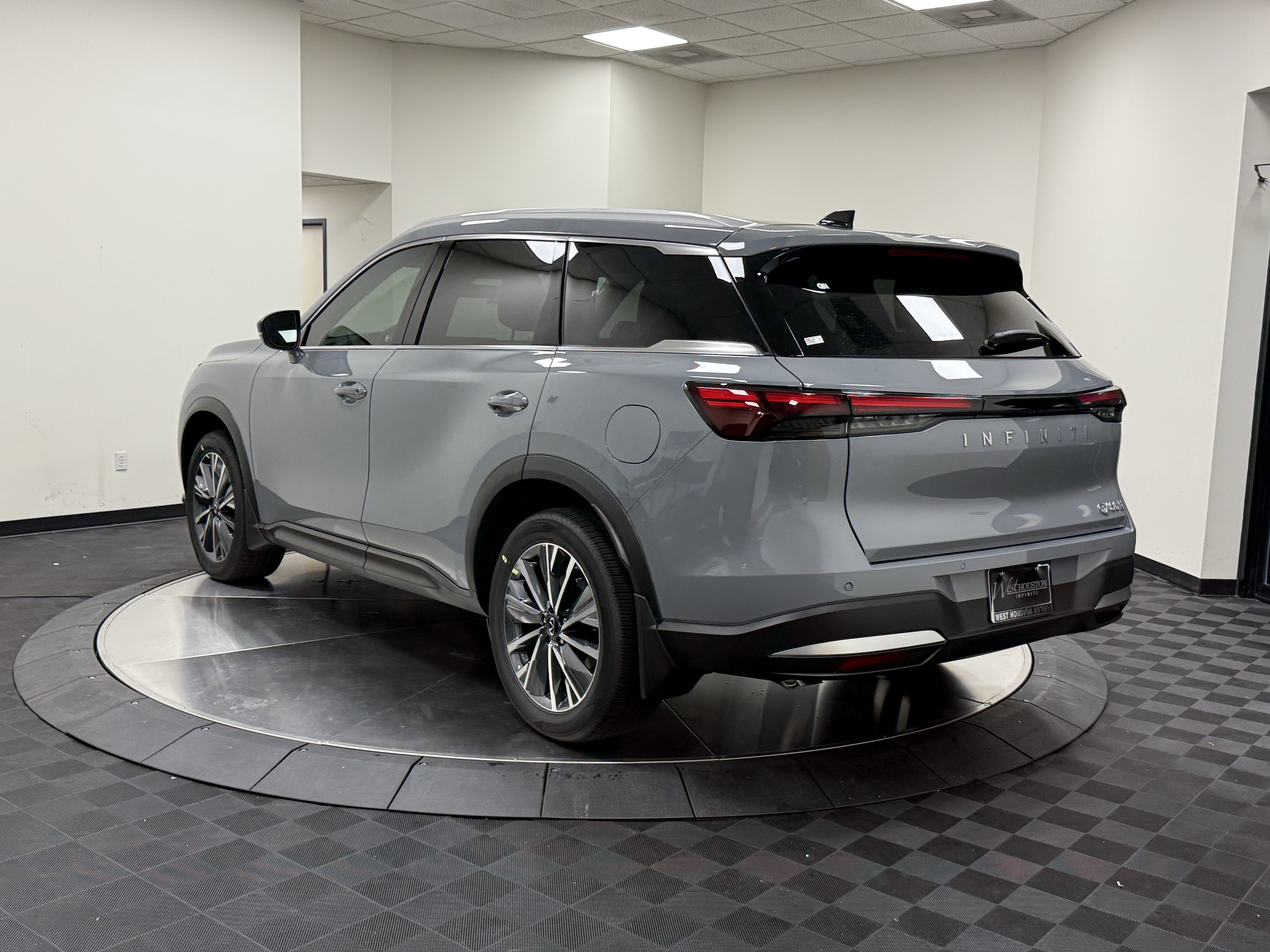 Certified 2027 INFINITI QX60 Luxe w/ Cargo Package FWD image 5