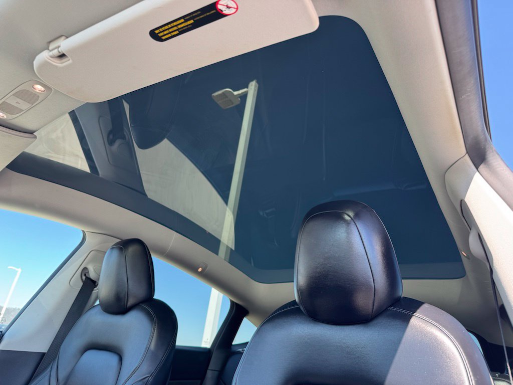 Used 2022 Tesla Model Y Performance AWD/4WD image 17