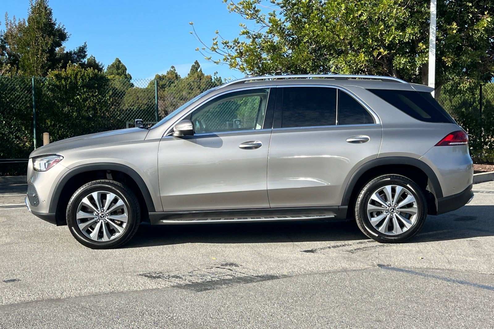 Used 2020 Mercedes-Benz GLE 350 image 2