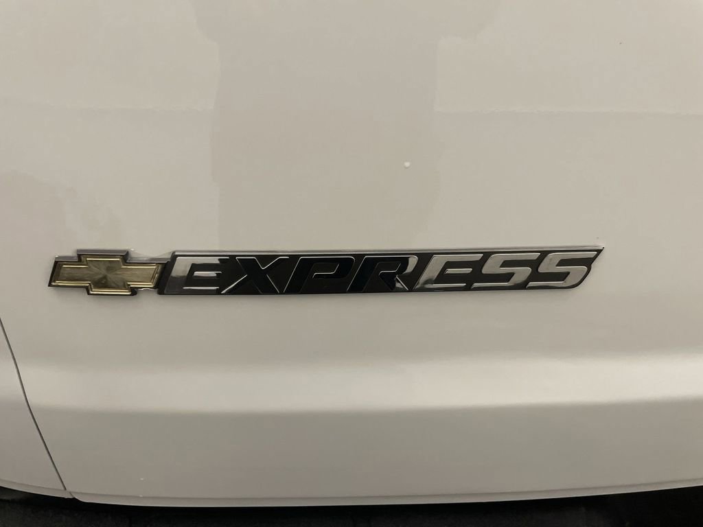 Used 2024 Chevrolet Express 2500 image 21
