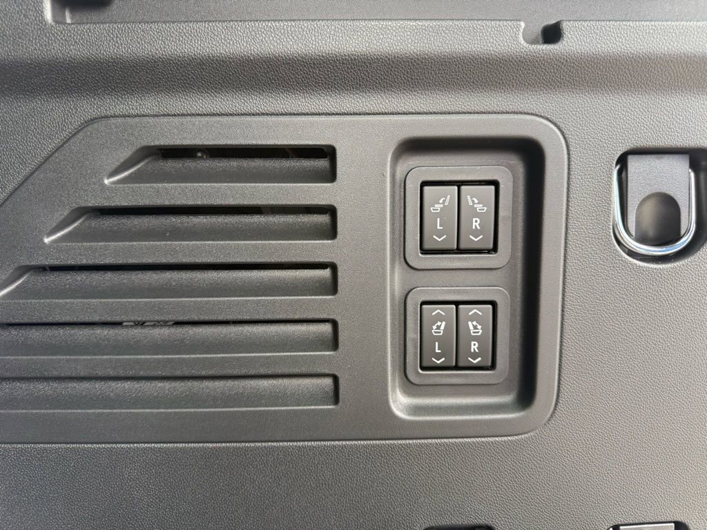 New 2026 Chevrolet Traverse High Country image 35