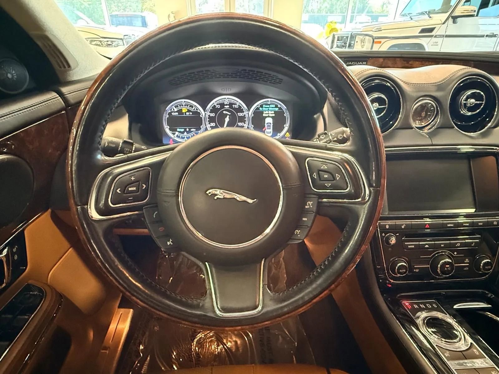 Used 2015 Jaguar XJ L Portfolio image 19