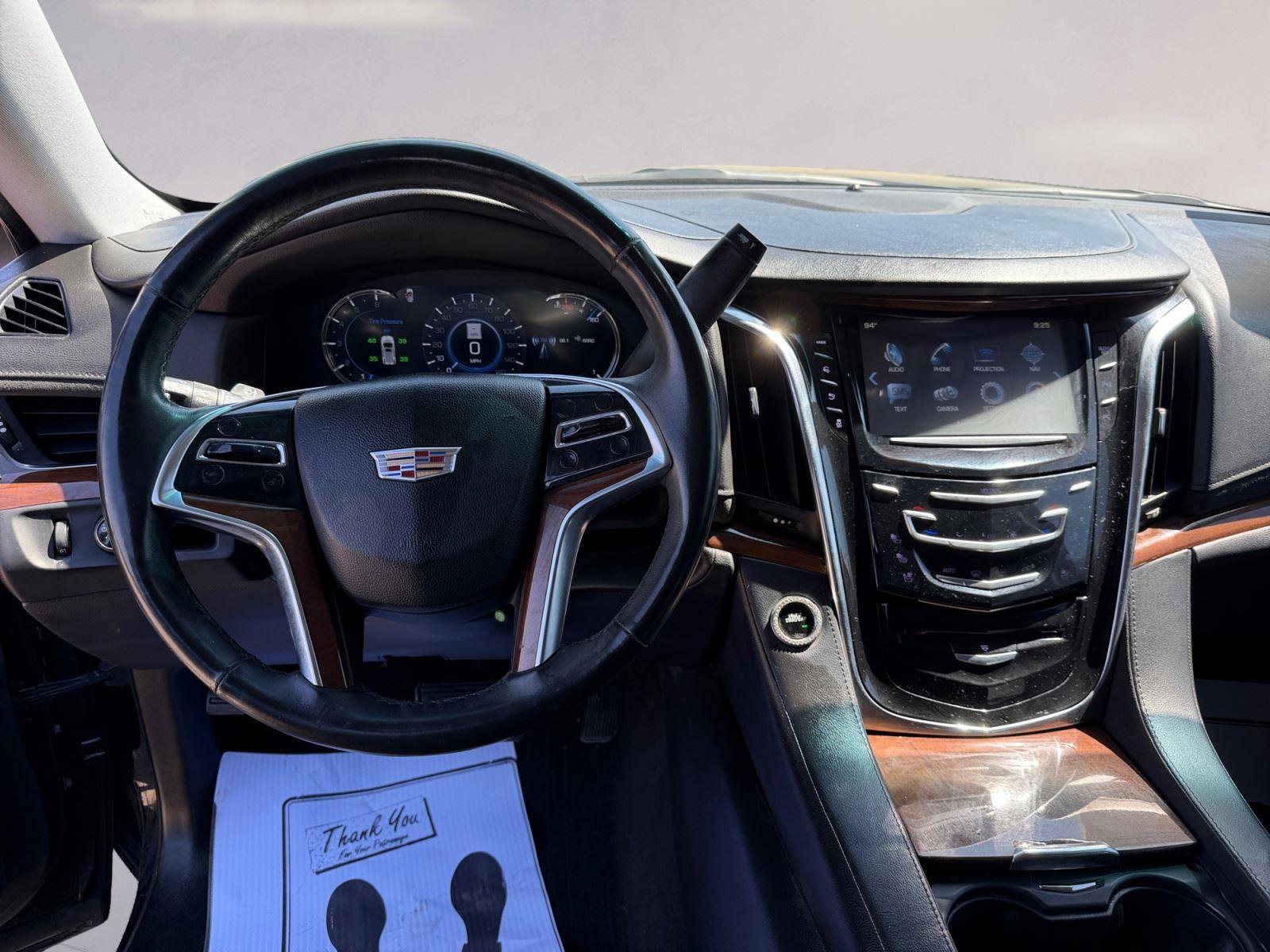 Used 2017 Cadillac Escalade 2WD image 10