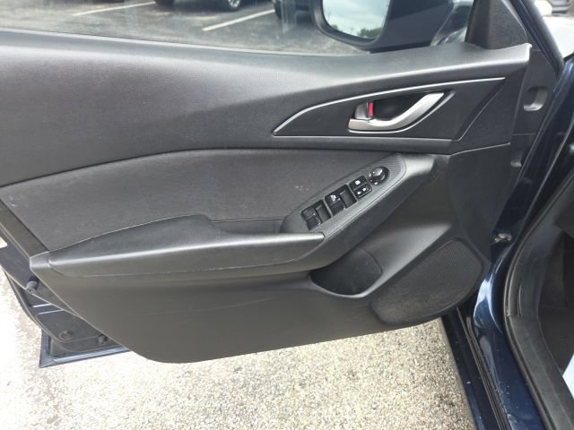 Used 2015 MAZDA MAZDA3 i SV FWD image 28