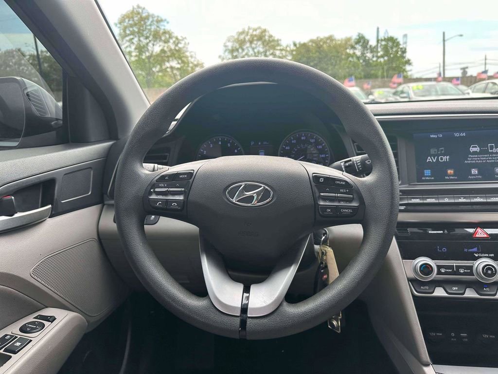 Used 2020 Hyundai Elantra SEL FWD image 11