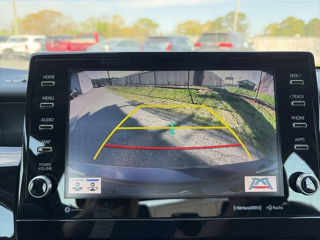 Used 2022 Toyota Camry XLE image 19