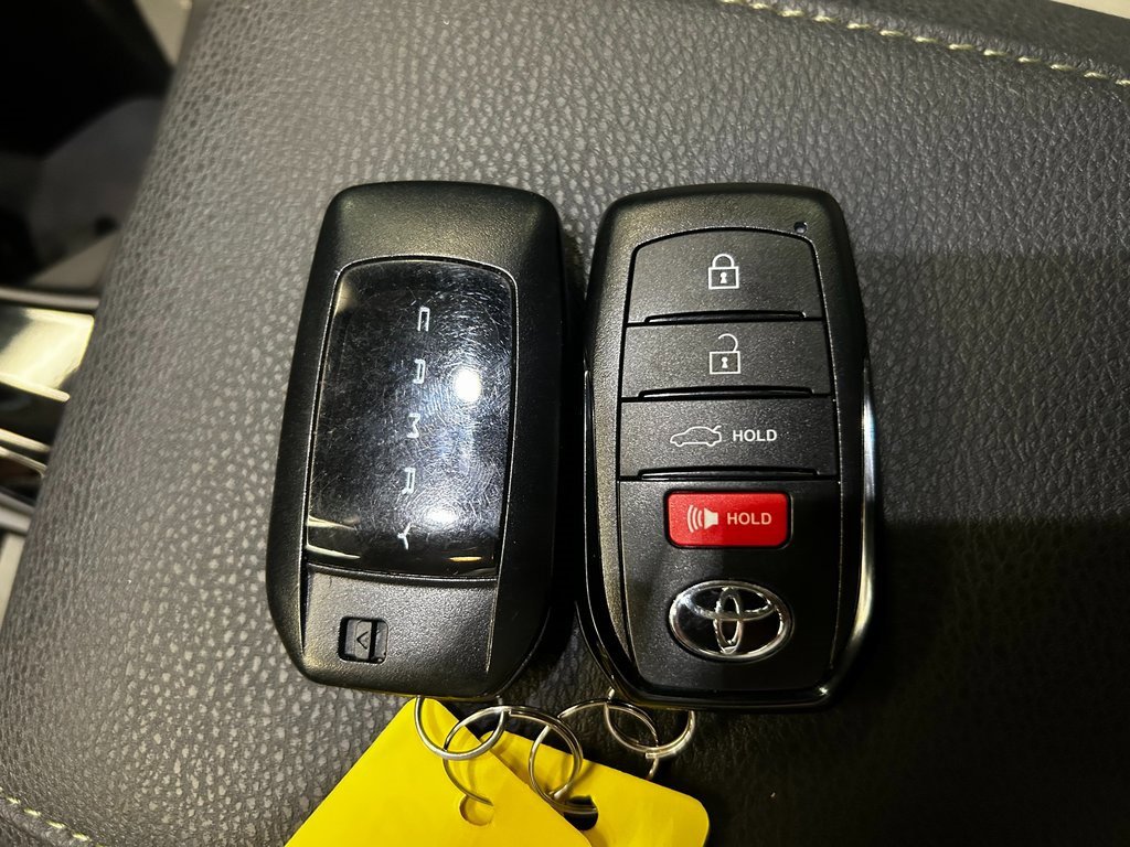 Used 2025 Toyota Camry XLE image 16