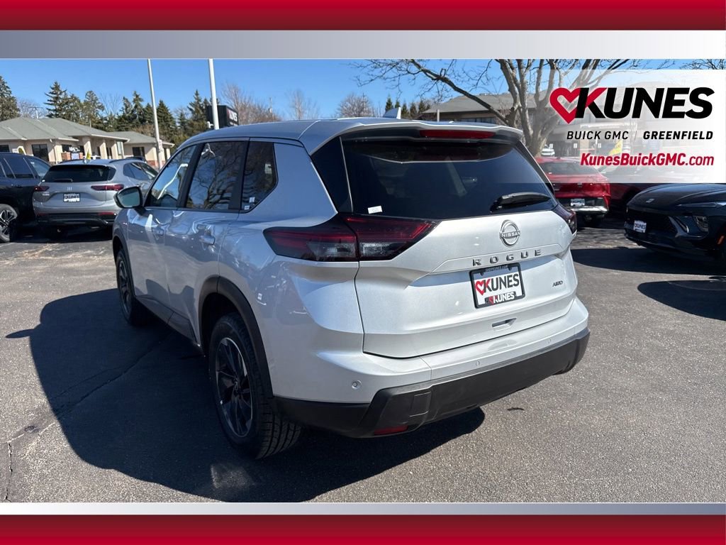 Used 2025 Nissan Rogue SV AWD/4WD image 8