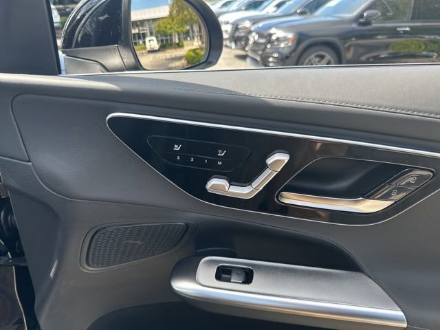 Used 2026 Mercedes-Benz GLC 300 image 37