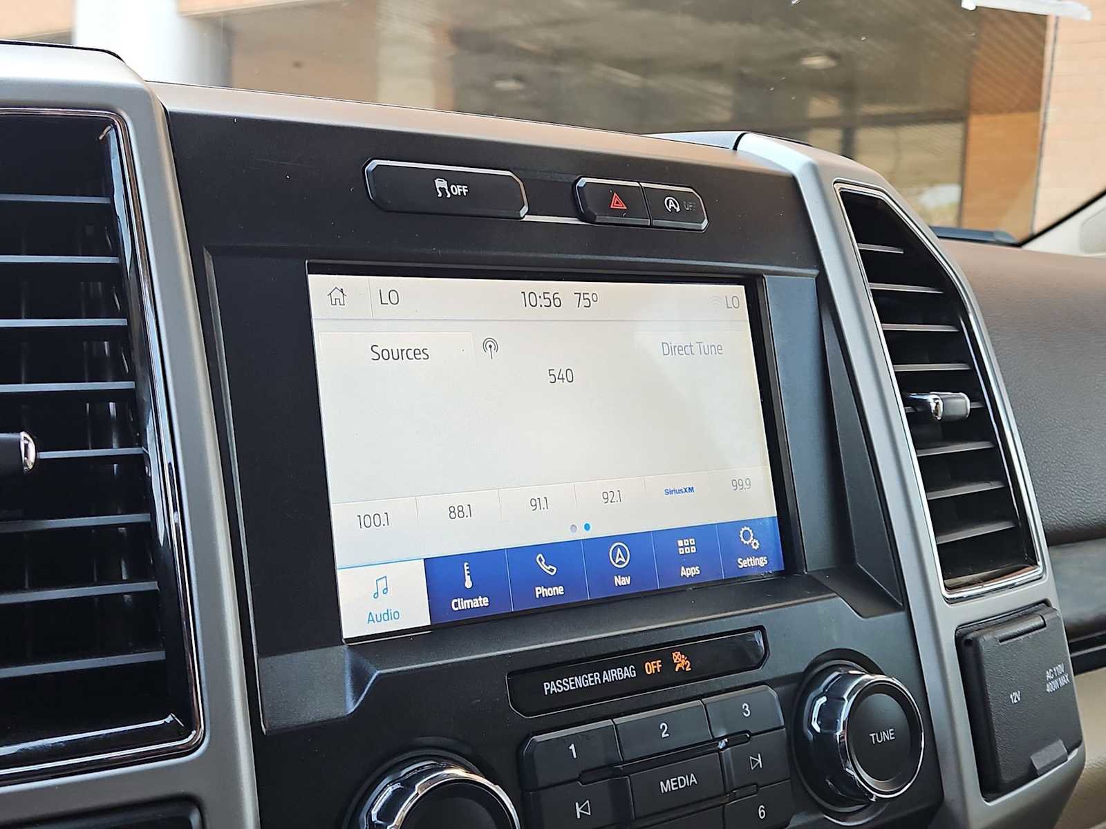 Used 2019 Ford F150 Lariat image 32