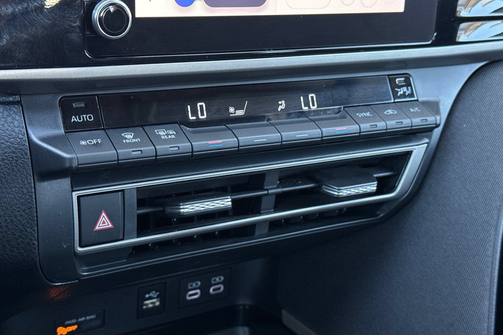 Used 2025 Toyota Camry LE FWD image 20