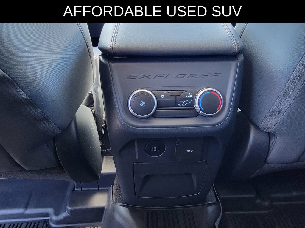 Used 2025 Ford Explorer Active AWD/4WD image 9