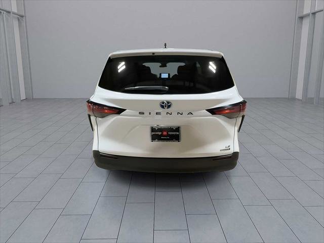 Certified 2022 Toyota Sienna LE FWD image 7