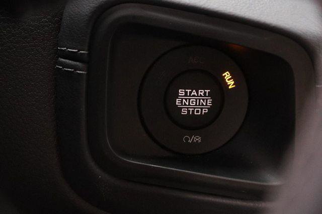 Used 2025 Jeep Wrangler Unlimited Sahara AWD/4WD image 14