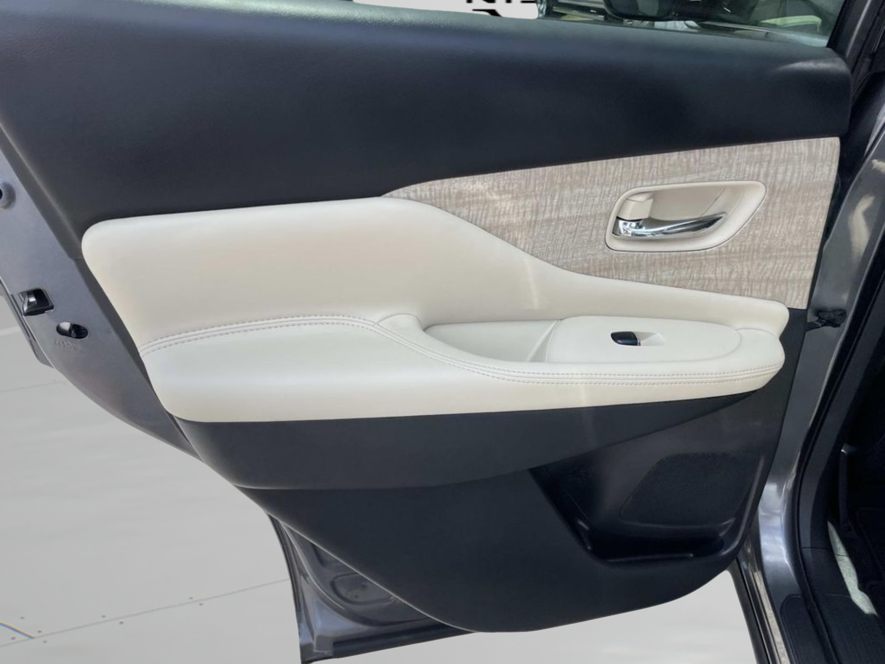 Used 2023 Nissan Murano SL FWD image 13