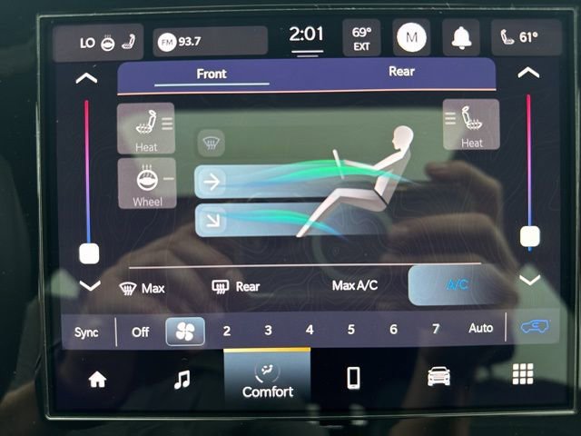 Used 2023 Jeep Grand Cherokee L Laredo image 25