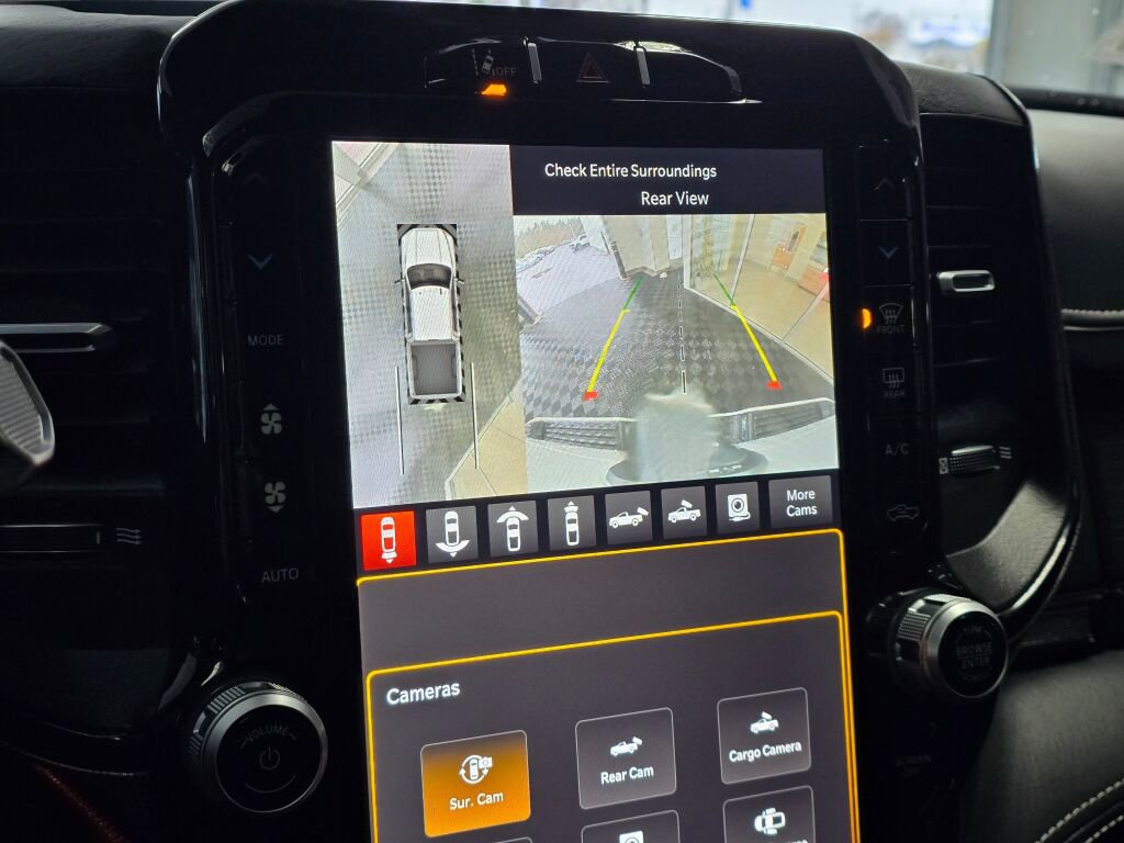 Used 2024 RAM 2500 Limited image 32