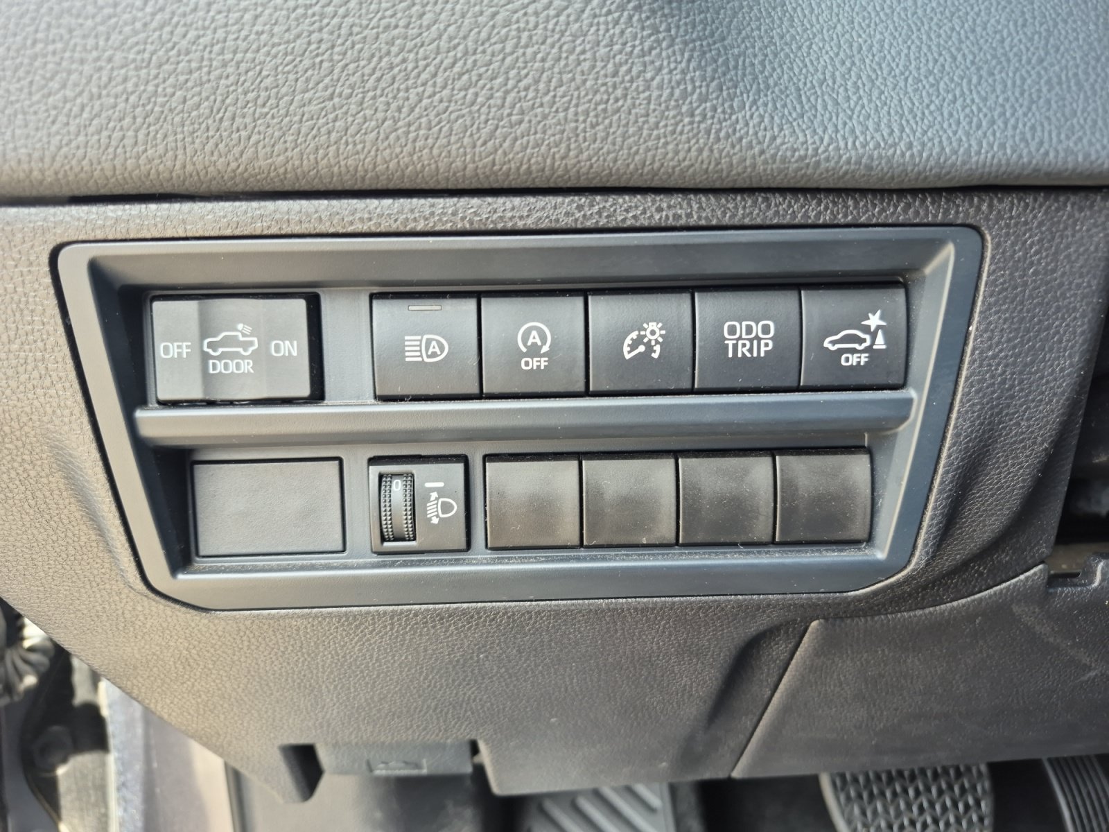 Certified 2025 Toyota Tundra Limited AWD/4WD image 33