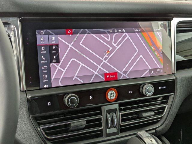 New 2026 Porsche Macan image 17
