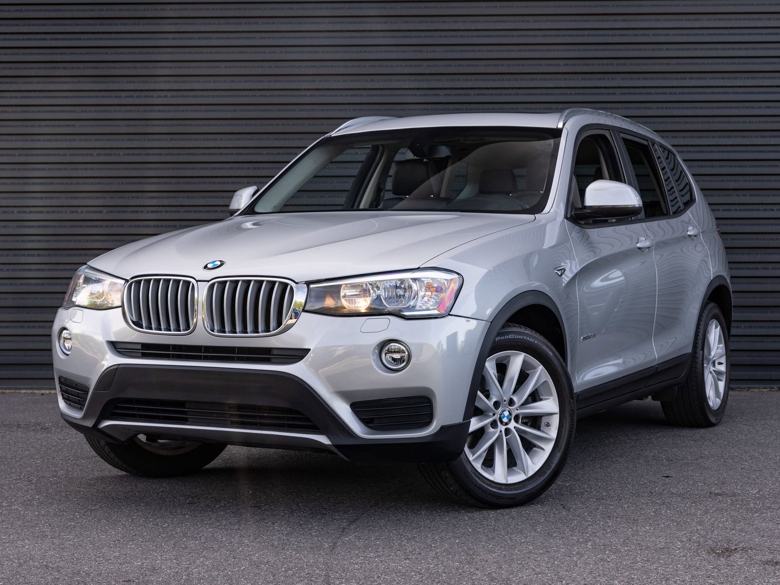 Used 2017 BMW X3 sDrive28i RWD image 1
