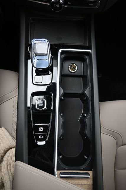 New 2026 Volvo XC60 T8 Plus w/ Protection Package Premier image 11