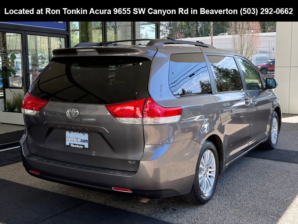Used 2011 Toyota Sienna XLE image 7