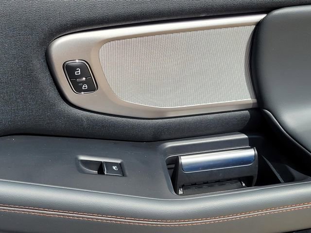 Used 2025 Ford Expedition Active RWD image 12