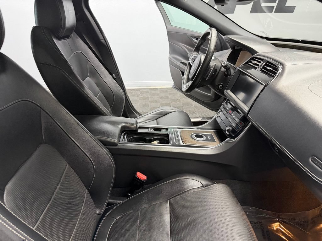 Used 2018 Jaguar XE S RWD image 51