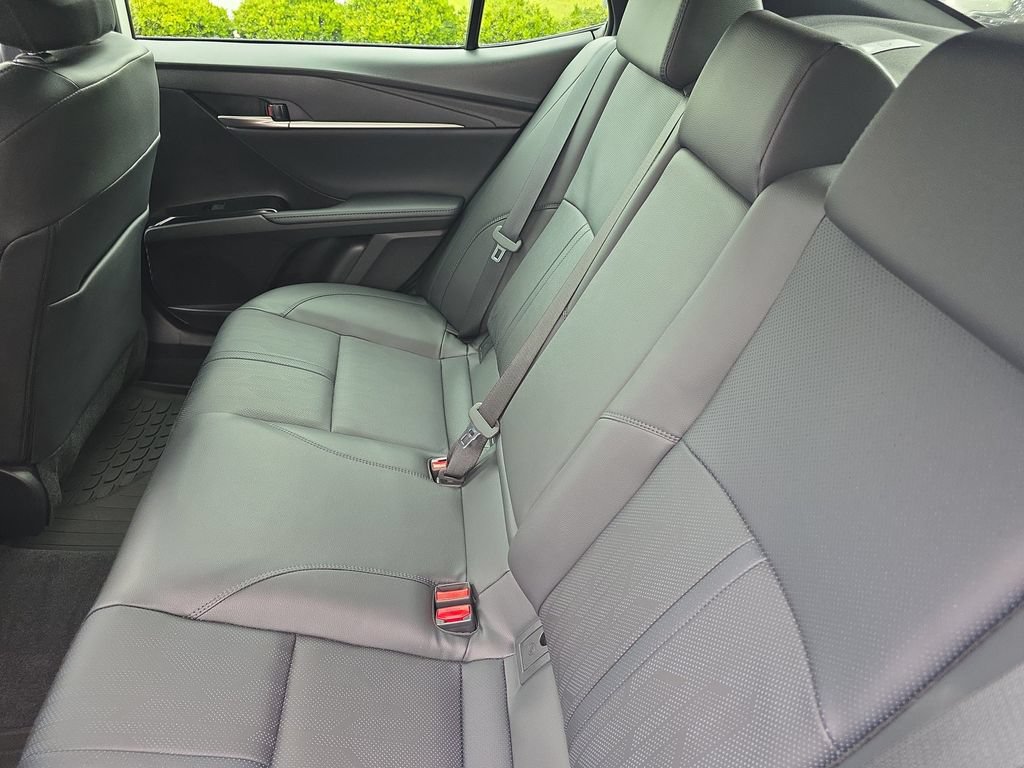Used 2025 Toyota Camry XSE FWD image 18
