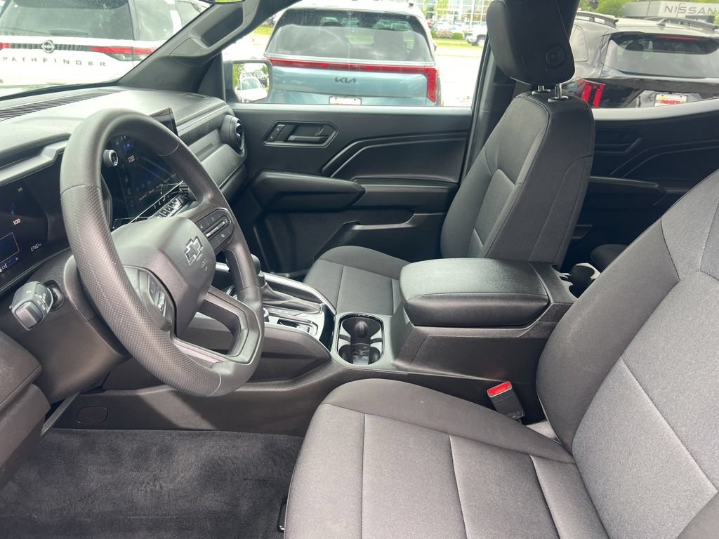 Used 2024 Chevrolet Colorado Trail Boss w/ Advanced Trailering Package AWD/4WD image 4