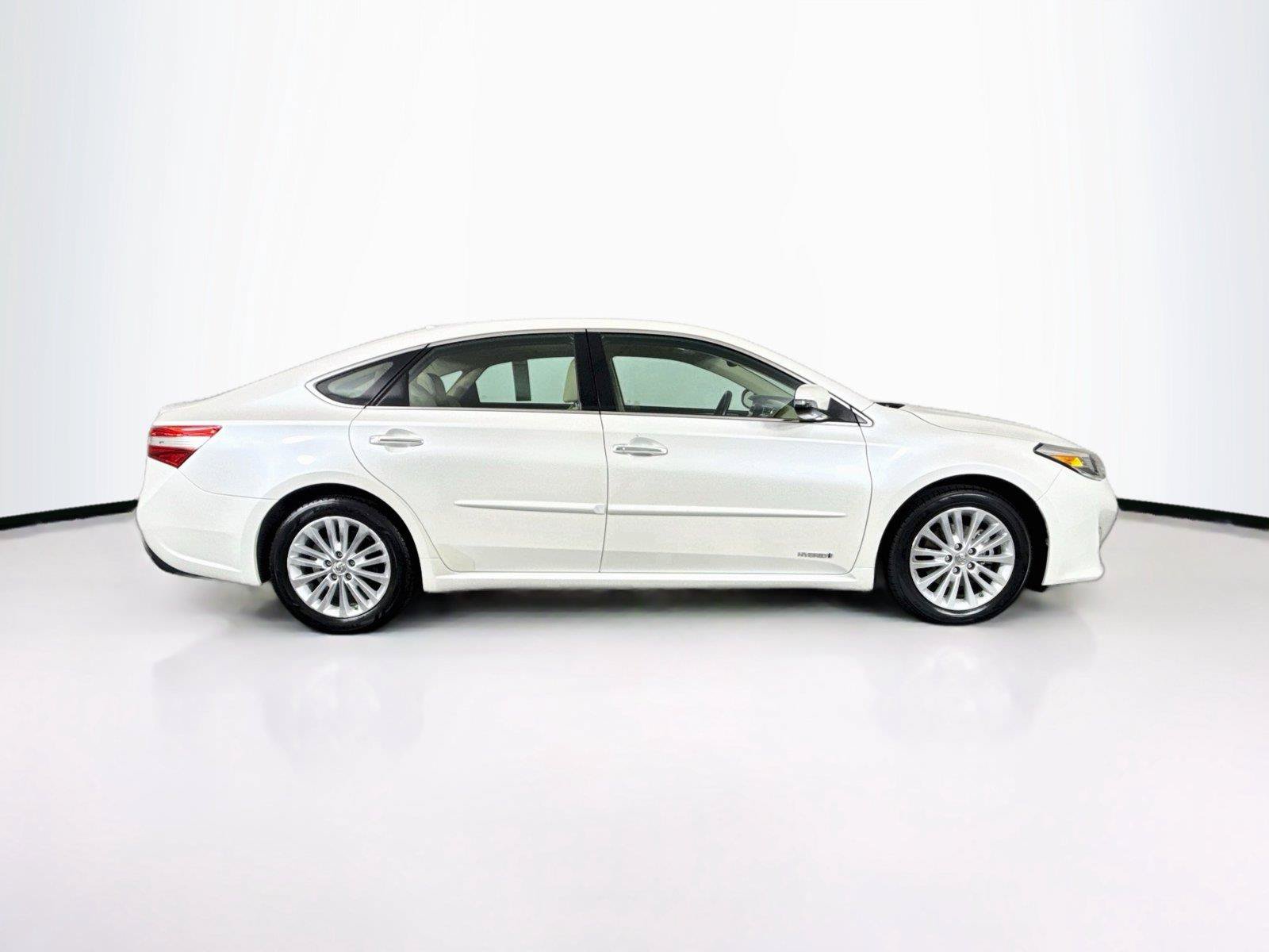 Used 2013 Toyota Avalon Limited FWD image 11