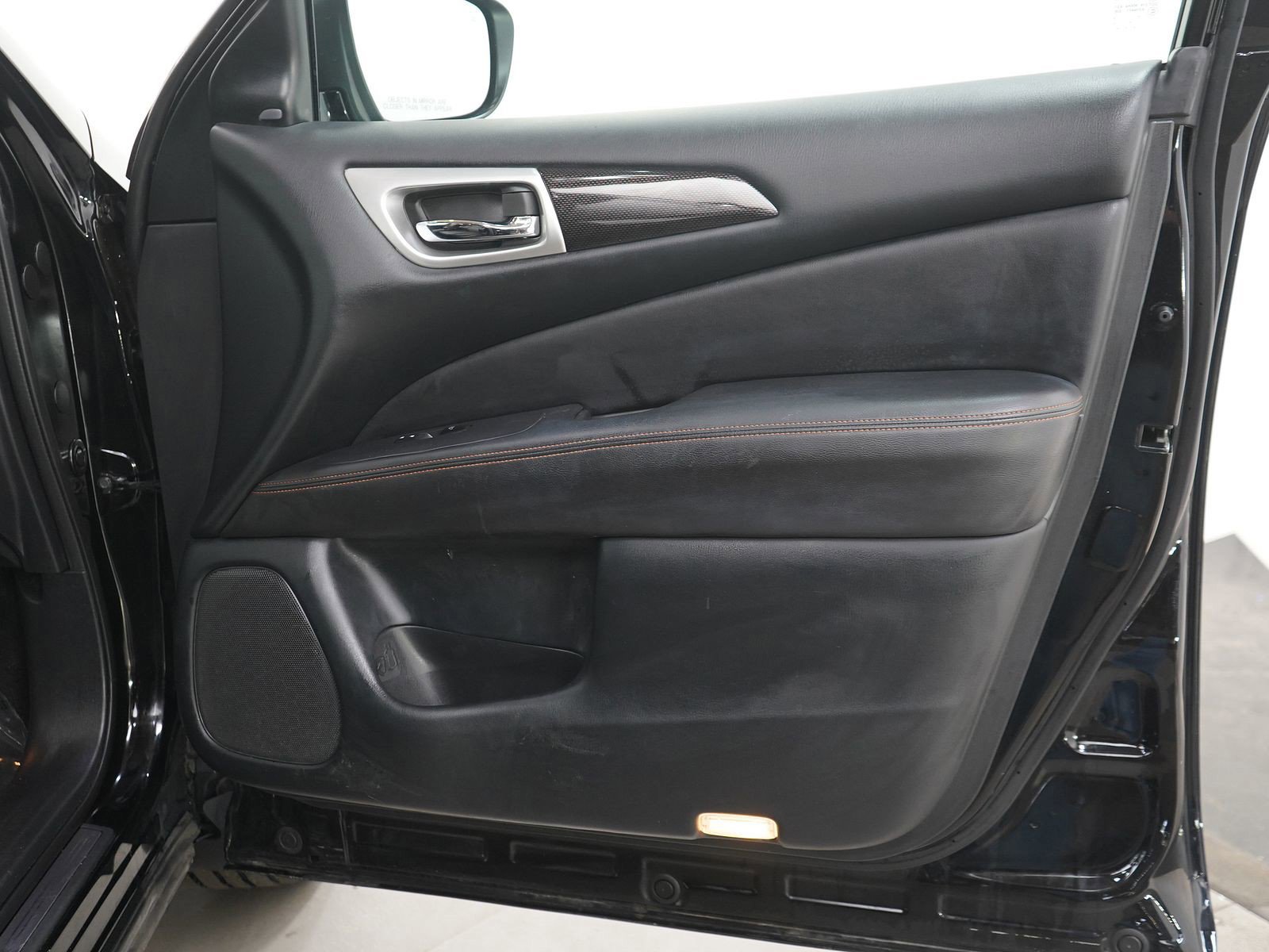 Used 2020 Nissan Pathfinder SL AWD/4WD image 4