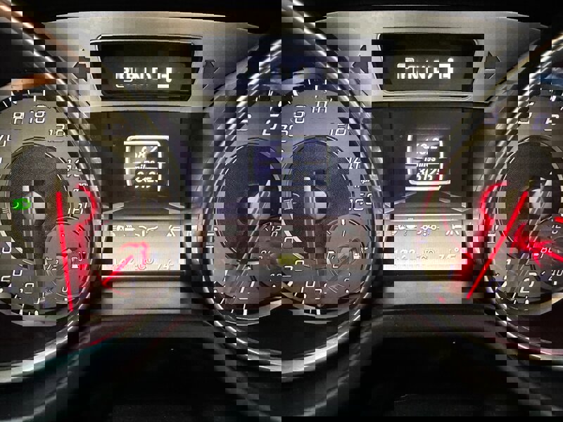 Used 2013 Mercedes-Benz SL 550 w/ Premium Pkg image 25