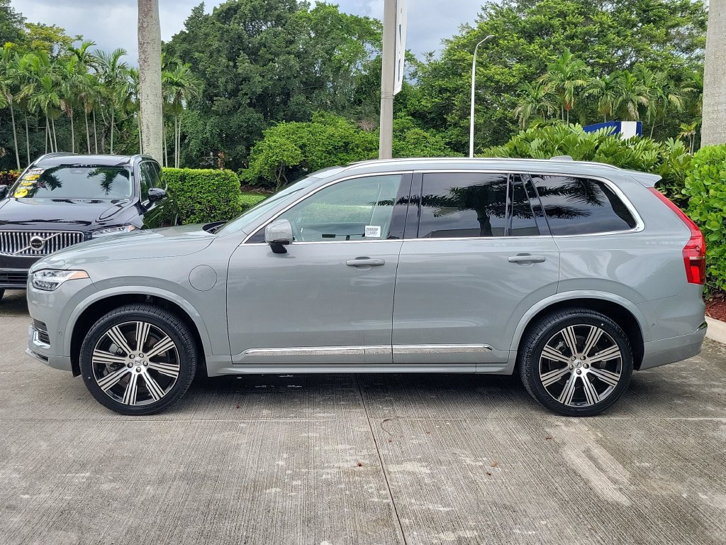 Certified 2025 Volvo XC90 T8 Plus w/ Protection Package Premier AWD/4WD image 4