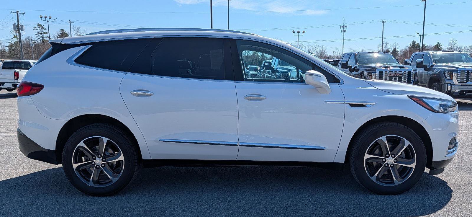 Used 2020 Buick Enclave Essence w/ Sport Touring Edition image 9