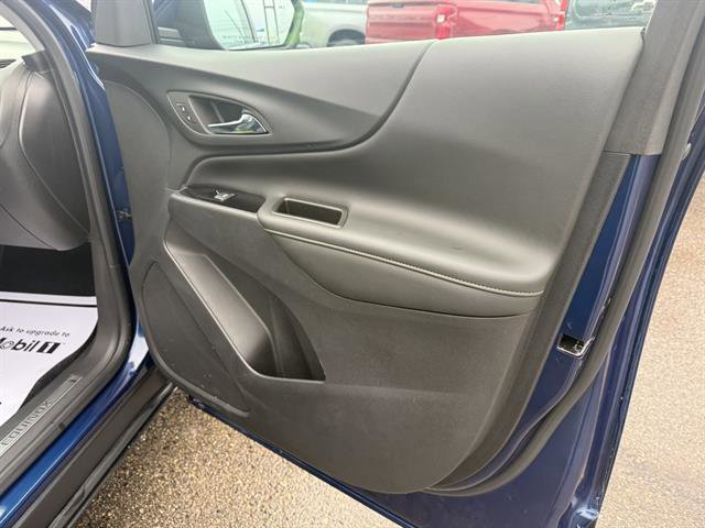 Used 2023 Chevrolet Equinox Premier image 21