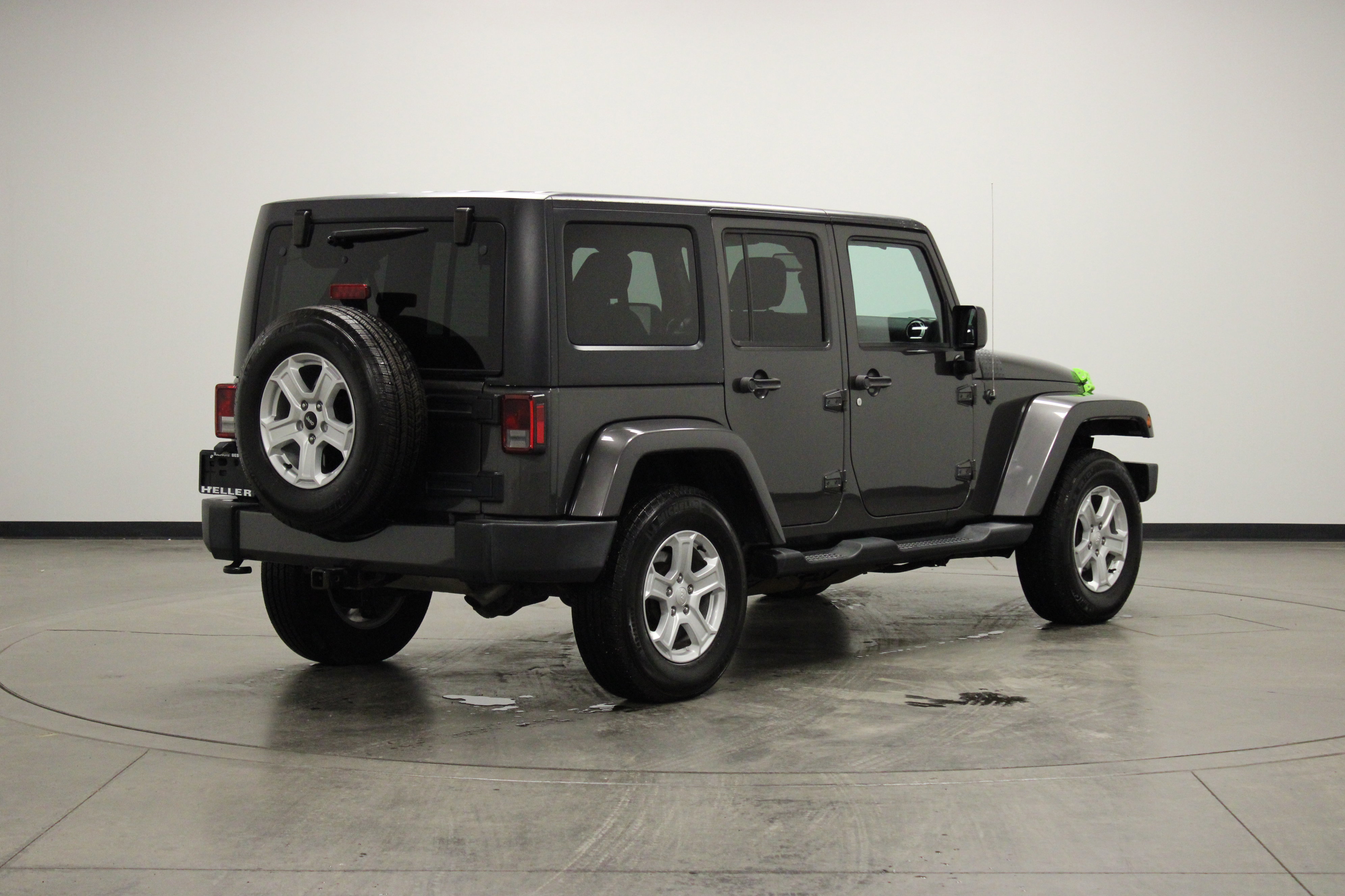 Used 2016 Jeep Wrangler Unlimited Sahara w/ Connectivity Group image 8