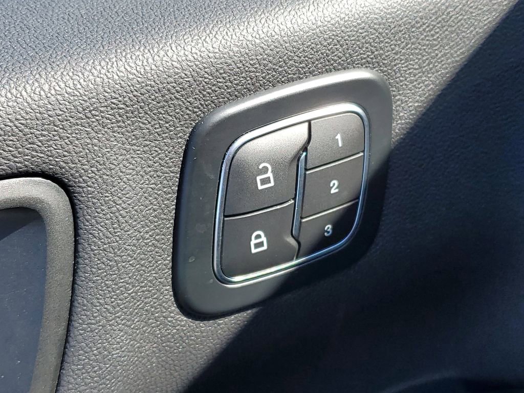 Certified 2025 Ford Escape Platinum image 27