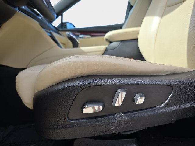 Used 2017 Cadillac XT5 Luxury w/ Driver Awareness Package FWD image 32