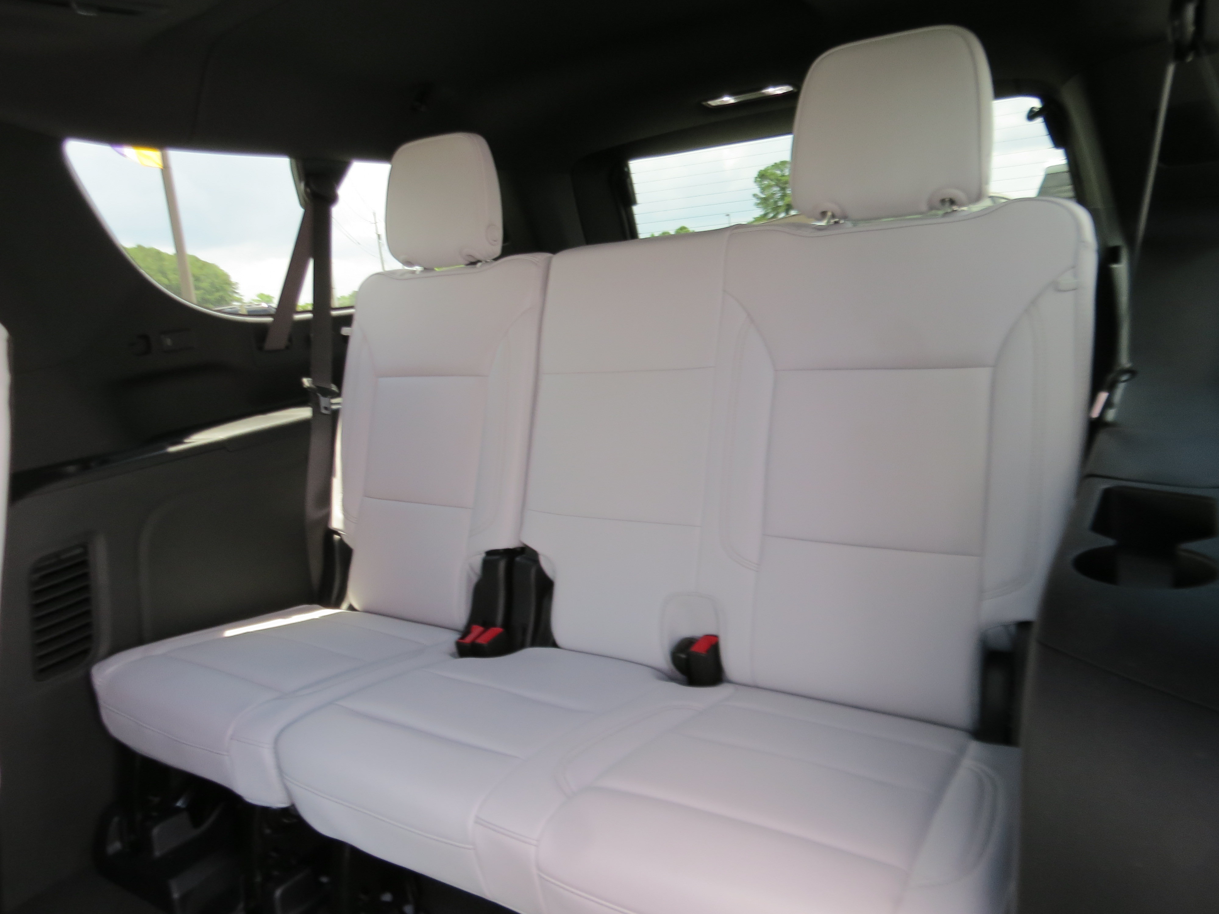 Used 2025 Chevrolet Suburban Premier AWD/4WD image 15