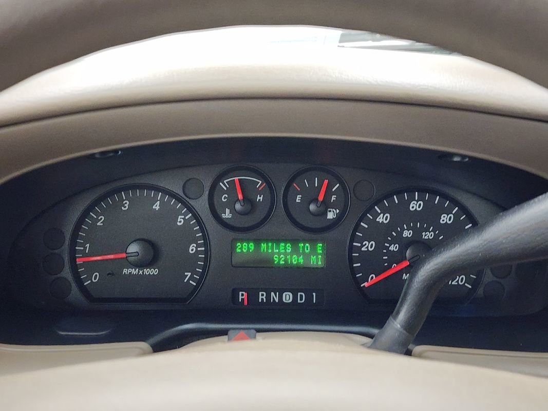 Used 2004 Ford Taurus SE image 16