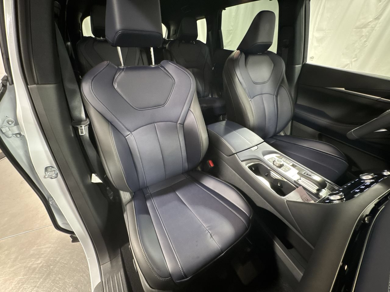 Certified 2026 INFINITI QX60 Sport w/ Dark Cargo Package AWD/4WD image 36