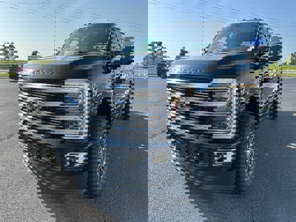 New 2025 Ford F250 Platinum w/ Platinum Plus Package image 4