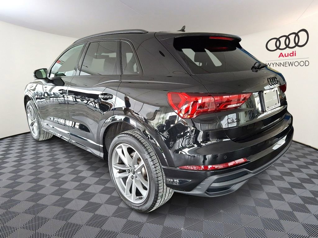 Certified 2025 Audi Q3 2.0T Premium w/ Convenience Package image 4