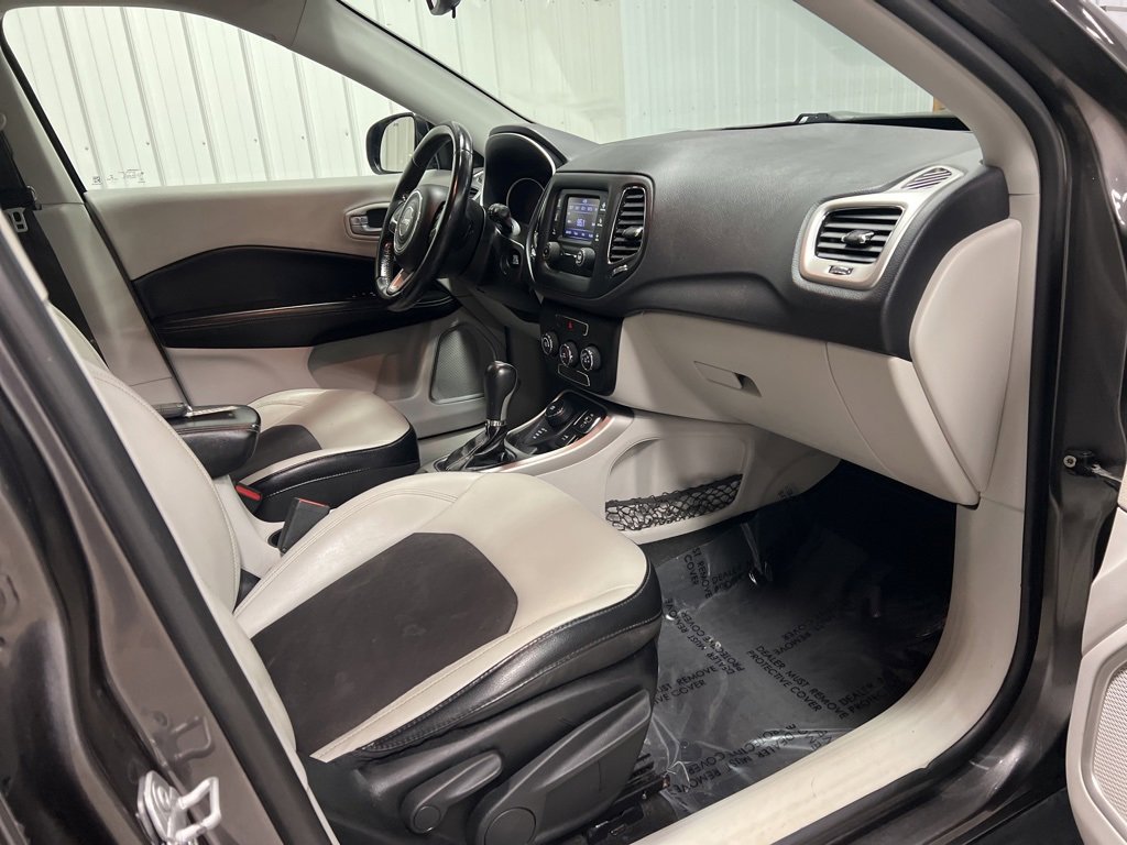 Used 2017 Jeep Compass Latitude image 7