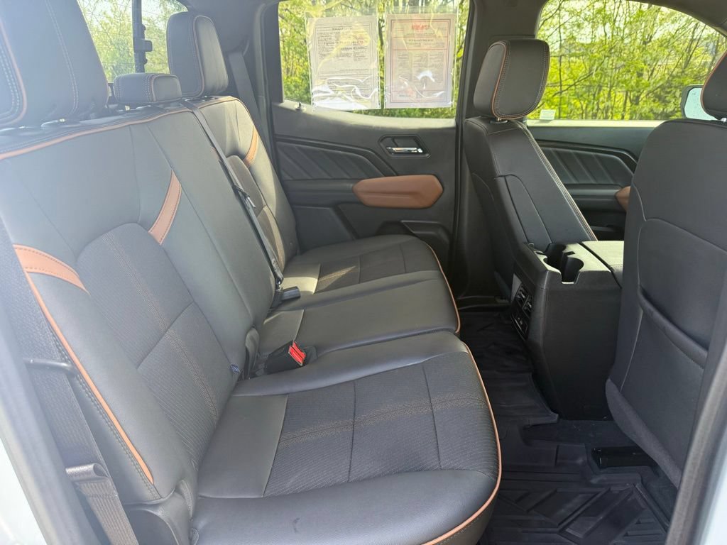 Used 2024 GMC Canyon AT4 AWD/4WD image 13