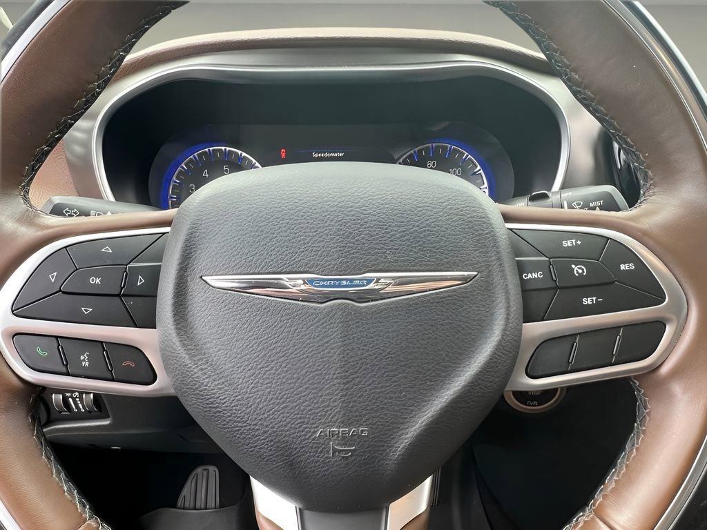 Used 2018 Chrysler Pacifica Limited FWD image 19