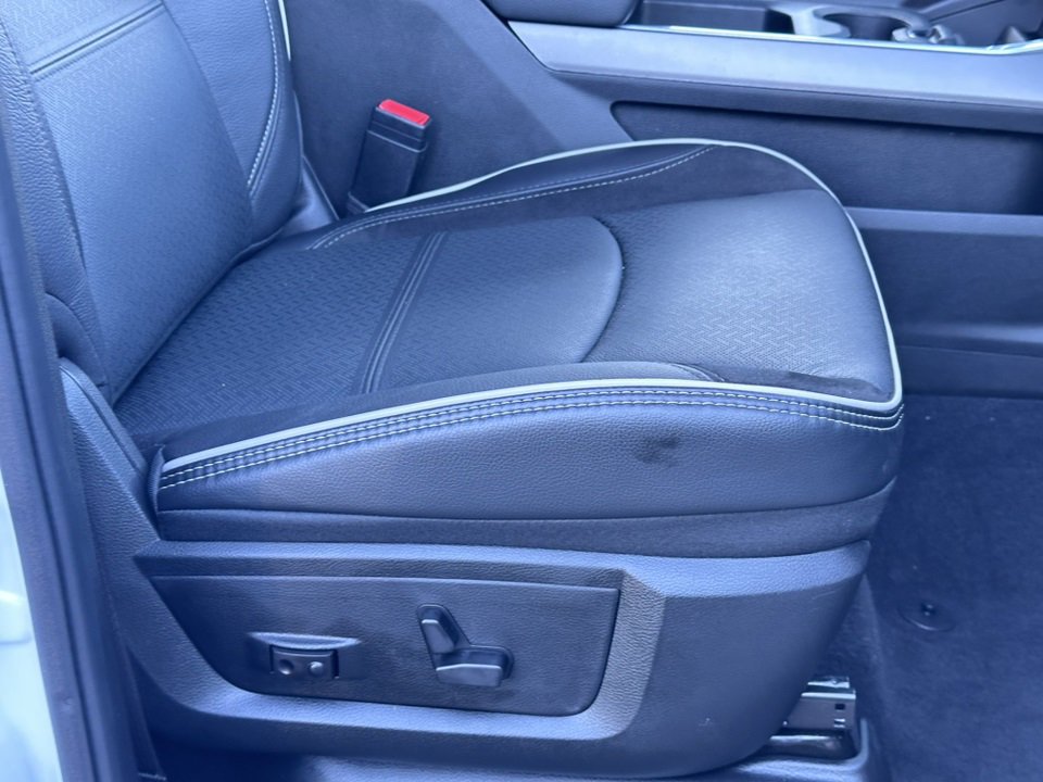 Used 2025 RAM 3500 Laramie image 13