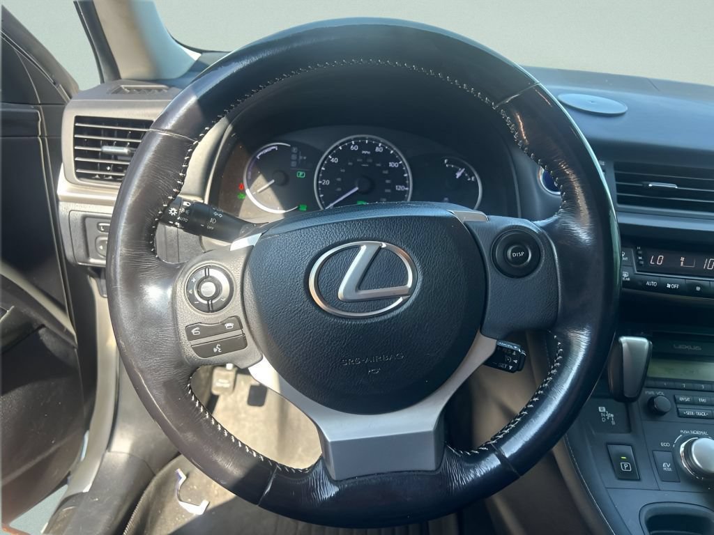 Used 2015 Lexus CT 200h FWD image 22